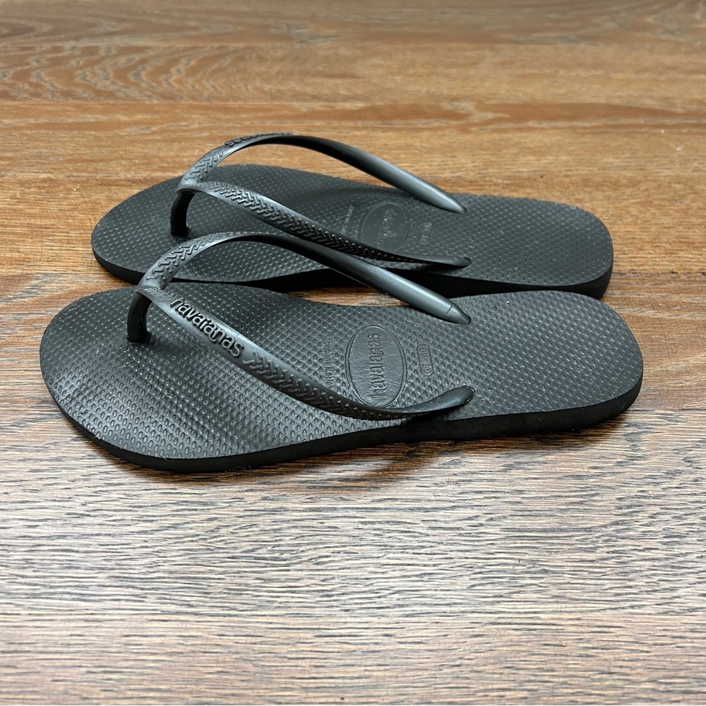 Havianas Slim Flip Flops - Black - Size 39-40